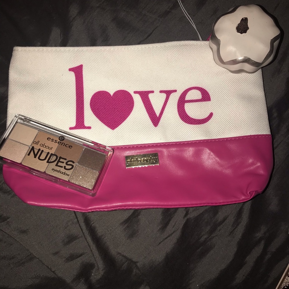 Ulta makeup bag and essence nude shadow kit 💗